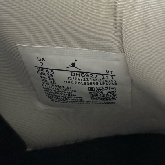 Jordan 4s “Military Whites” - Picture 3 of 6